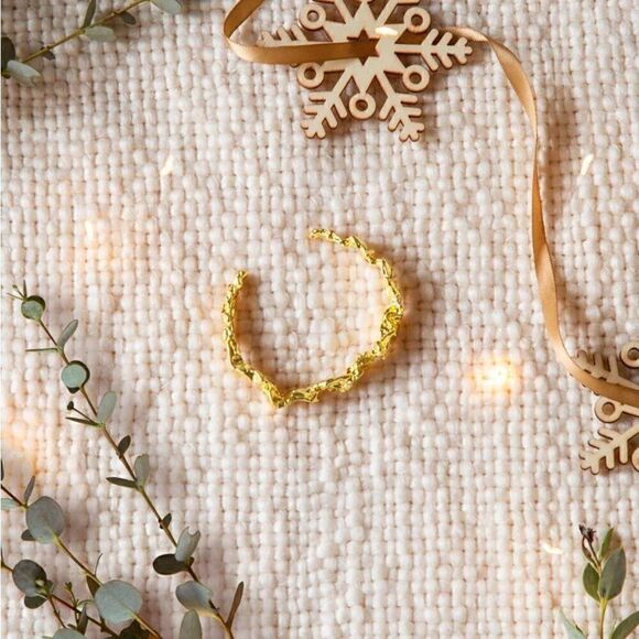 Gold Cuff Womens Designer Bracelet Accessory New - Picture 7 of 7